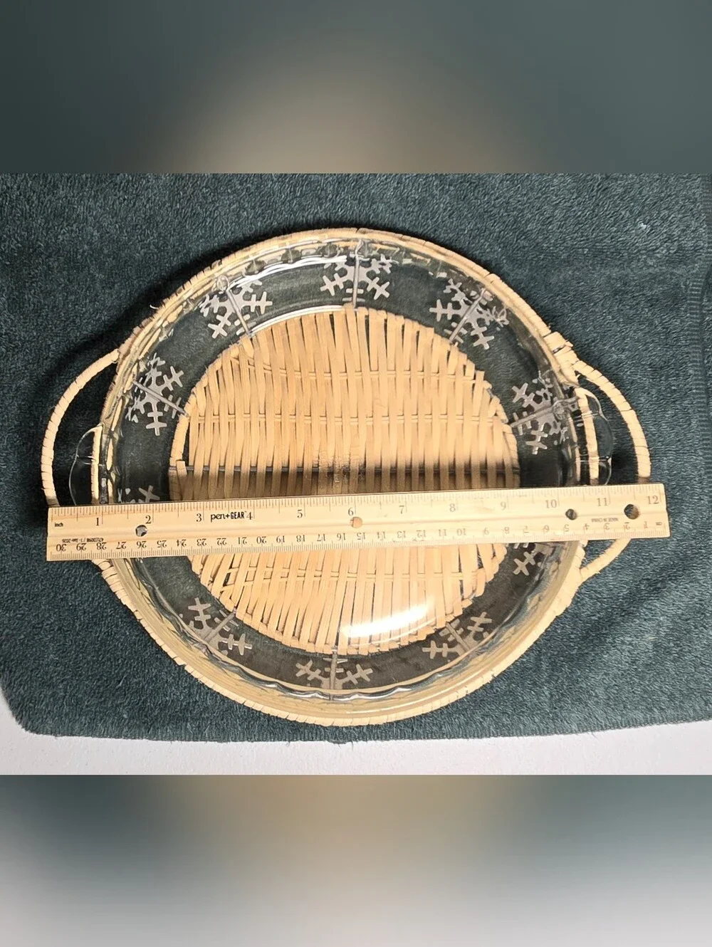Vintage Pyrex 229 Pie Plate Snowflake Wicker Christmas Basket